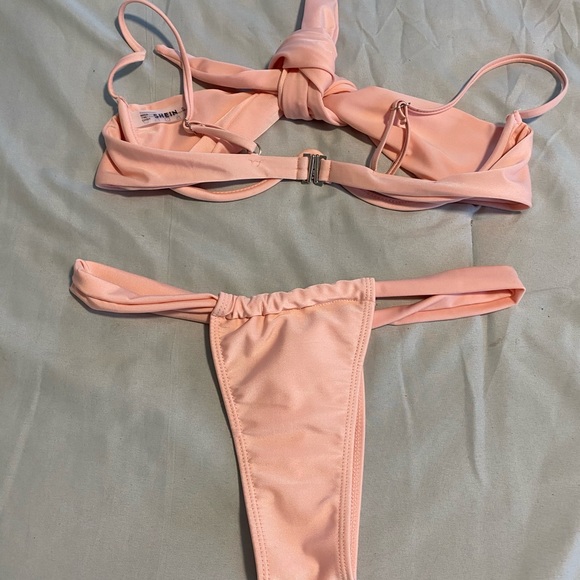 Pink bikini - Picture 2 of 3